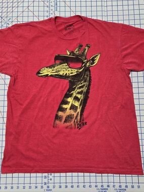 Deter Red Graphic Tee with Sunglass-Wearing Giraffe